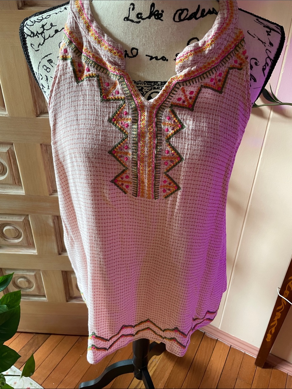 Embroidered Light Pink Waffle-Knit Sleeveless Tank Top